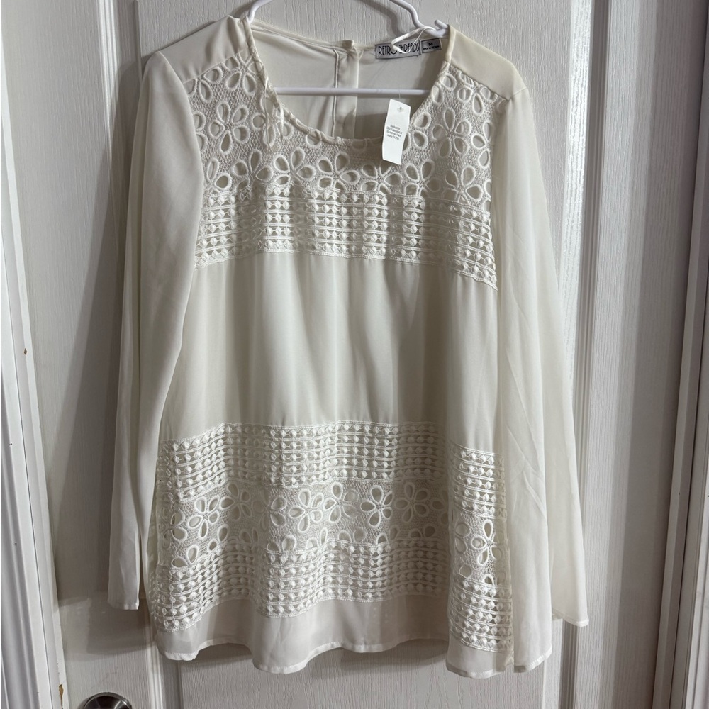 Retro Threads Women’s White Semi Sheer Lace Blouse NWT Sz M. D-1152